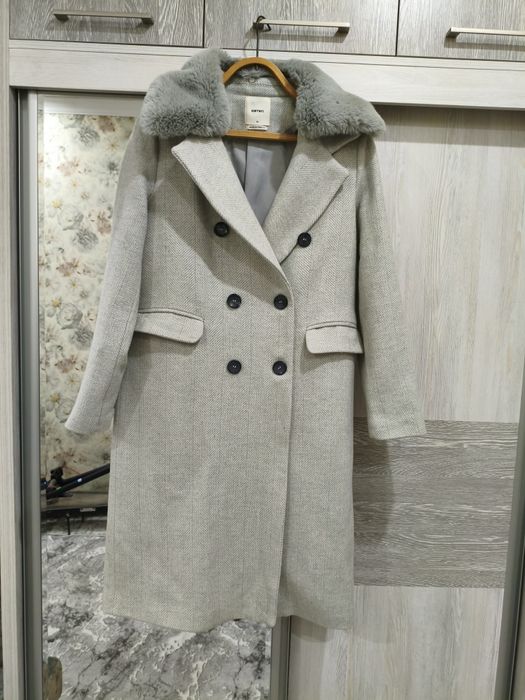 Пальто фирменное