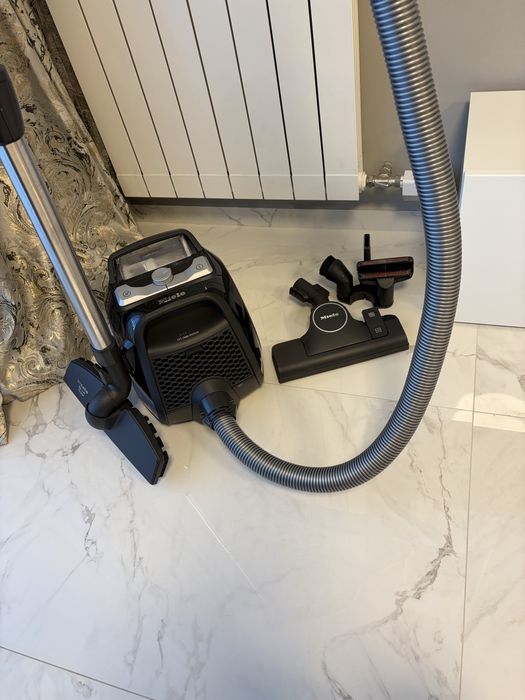 Прахосмукачка Miele Boost CX1 125 Gala Edition