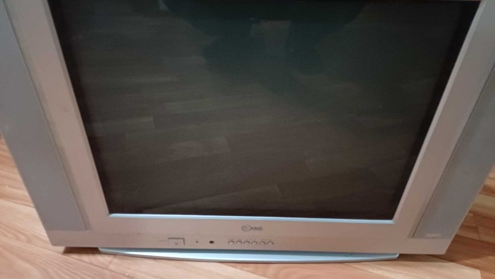 Телевизор LG FLETRON