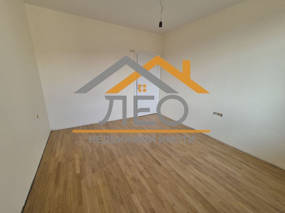 Продава се Тристаен апартамент в Севлиево - 117 кв.м за 1069 €/кв.м - Снимка #4