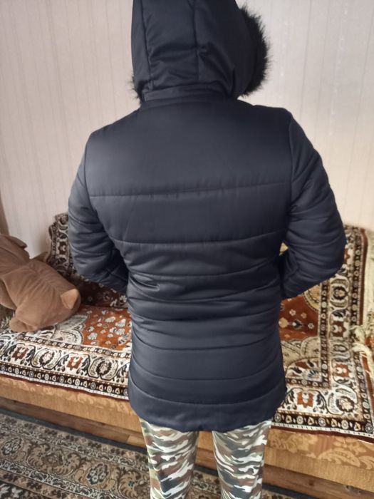 Продам зимнее пальто на подростка.