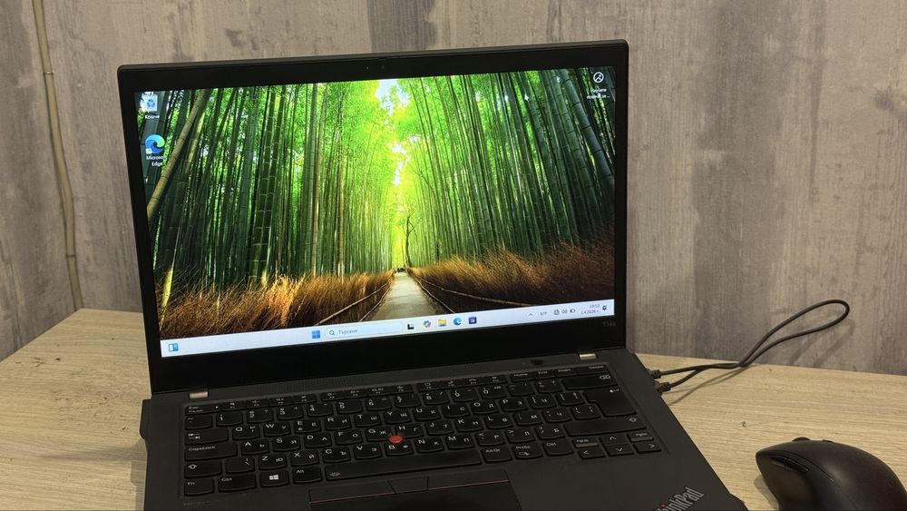 Лаптоп Леново (тъч)