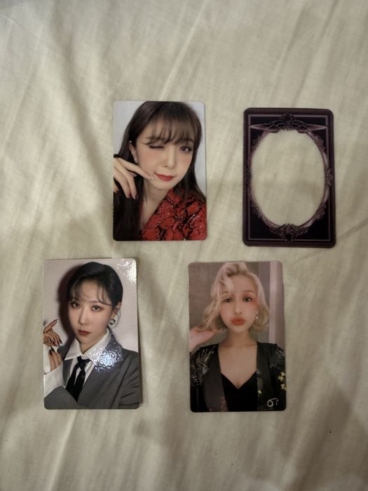 Продавам нов мини албум на DreamCatcher – „Road to Utopia“ (розов)