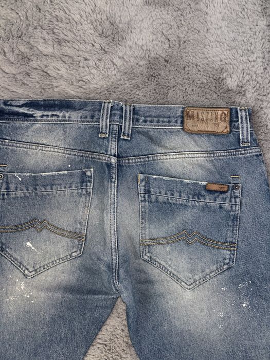 Mustang jeans   .