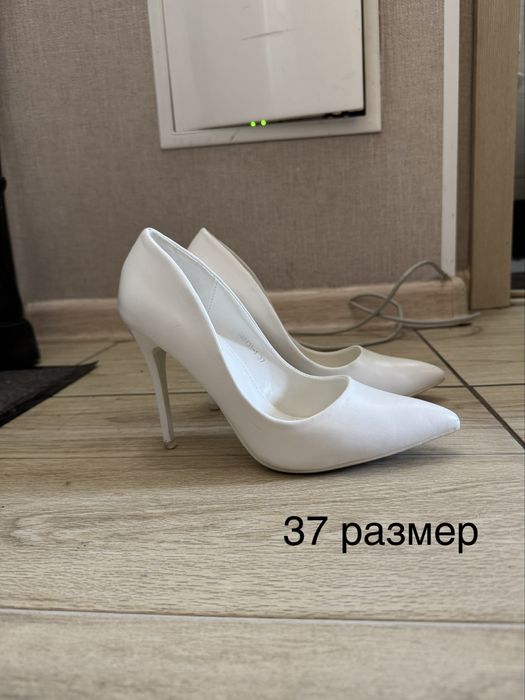 Продам женские туфли.