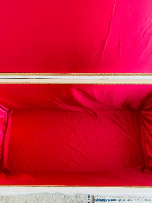 Сандық сатылады