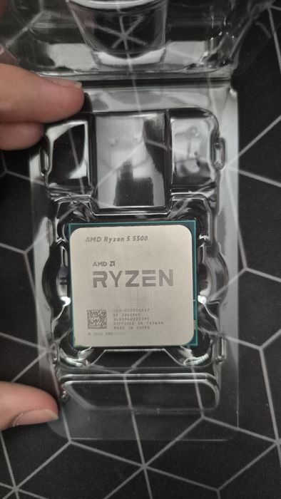 Procesor AMD Ryzen 5 5500 + stock cooler