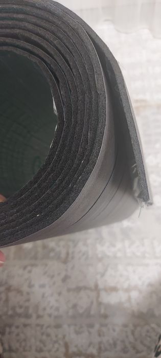 Продам самоклеящиеся обои (лувр)