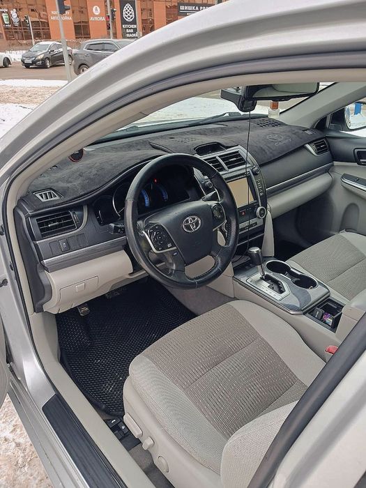 Продам Toyota Camry Hybrid XLE