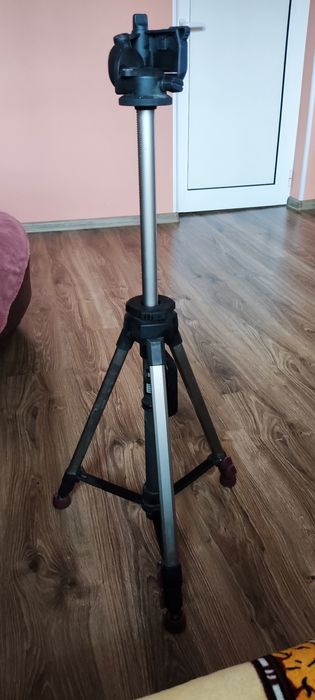 Статив /tripod/ CARENA
