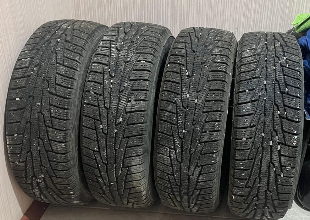 Зимний покрышка.