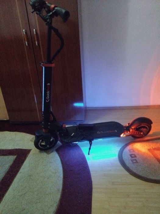 Vând  trotineta  electrica.