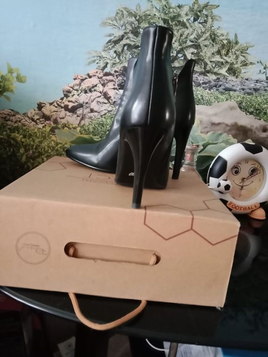 Продам туфли, ботики натуральная кожа