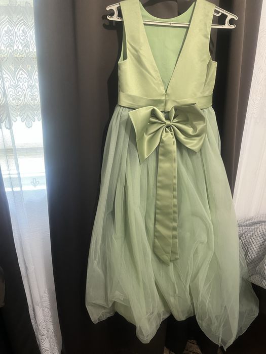 Зелена официална рокля за 12-13 г