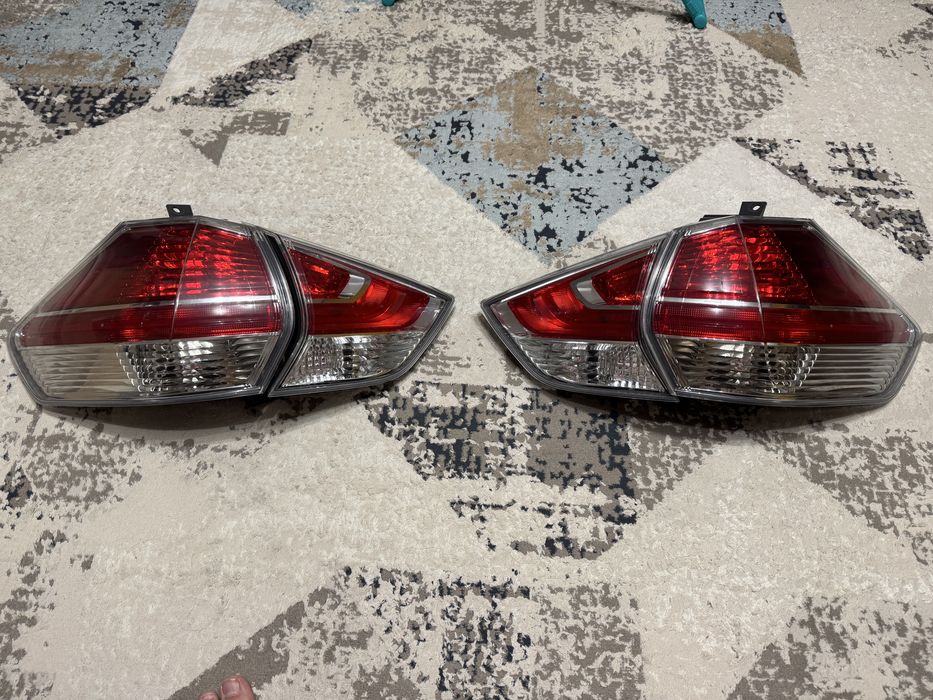 Комплект задних фонарей Nissan X-Trail T32 (2014г. - 2017г.) Дорестайл