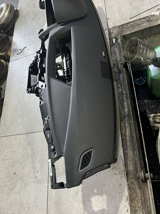 Арматурно табло бмв х1 е84 ( armaturno tablo bmw x1 e84 )