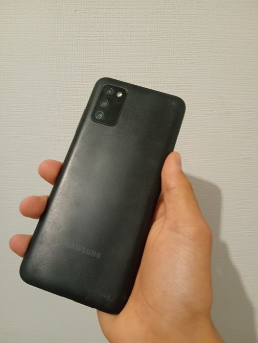 Продам 3 телефона редми и 2 самсунга