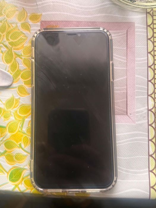 DE VÂNZARE  iPhone 11 64 Gb