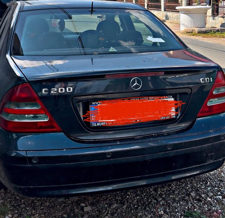 Piese caroserie mecanica Mercedes C class w203 Doua modele