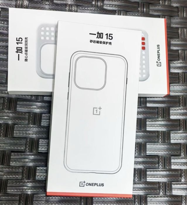 Оригинальные и карбоновый чехлы для OnePlus 12 / 13 / 13R /13T/ 15