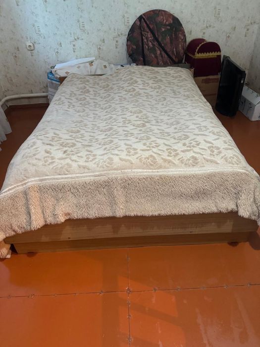 Продам спальный гарнитур