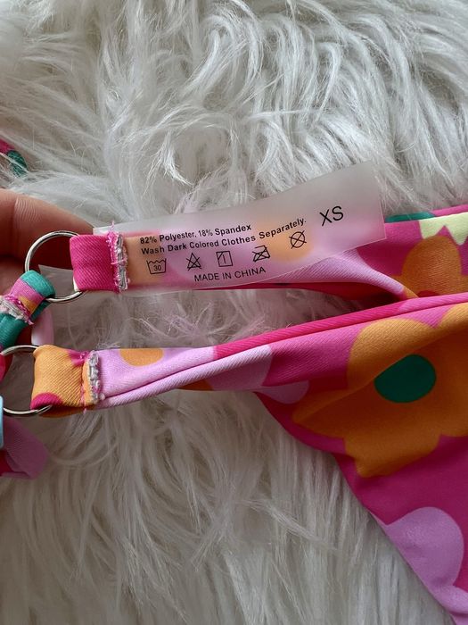 Costum de baie de vară cu imprimeu floral