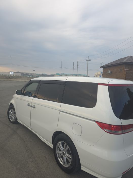 Продаётся Honda Elysion