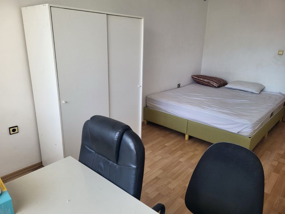 Дава се под наем Тристаен апартамент в Варна, Левски - 100 кв.м за 750 € - Снимка #2