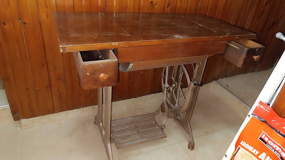 Стара ретро шевна машина