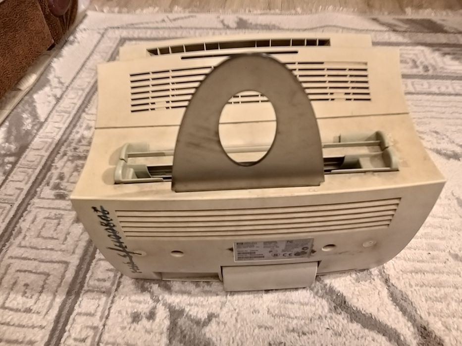Продам принтер HP LaserJet 1100,б/у