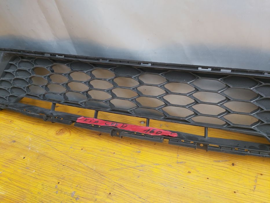 Грил решетка броня Kia Seed 3