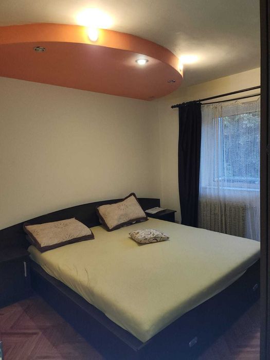 Vând apartament cu 2 camere in M17, et. 2, tip C2