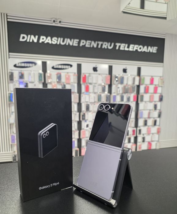 Samsung Z Flip6 / Silver / DeluxGSM