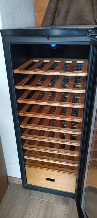 Vitrina frigorifica pentru vinuri 46sticle