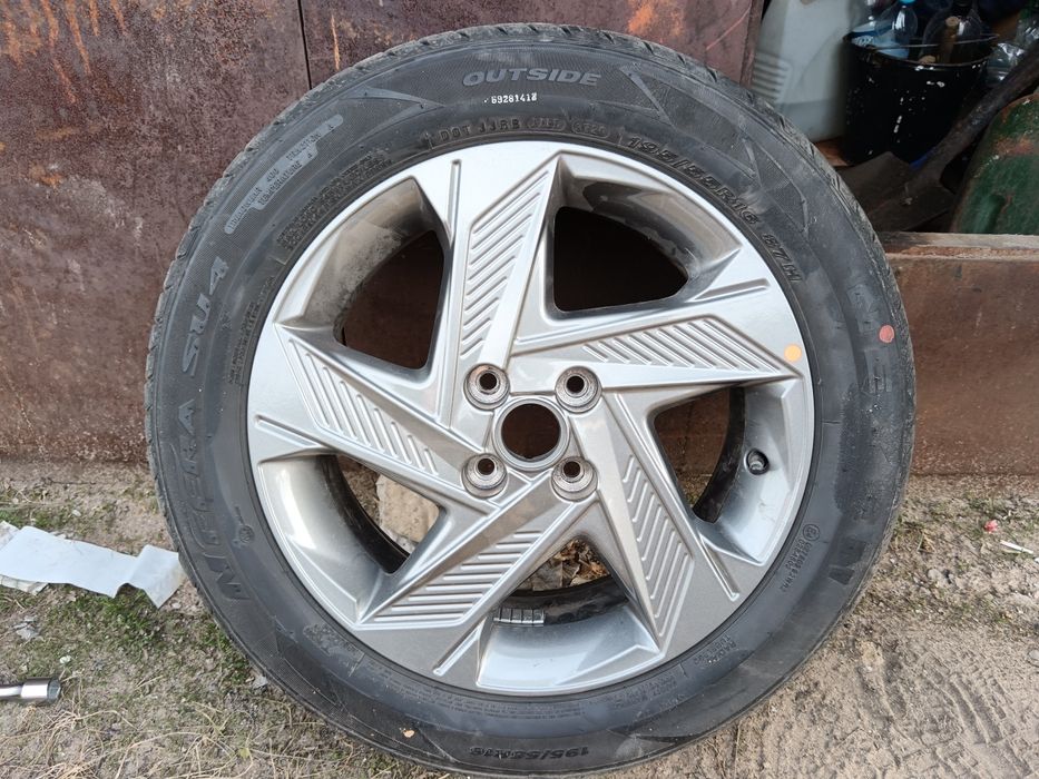 Продам диск с резиной, оригинал Хундай один диск, с резиной 195/55/16