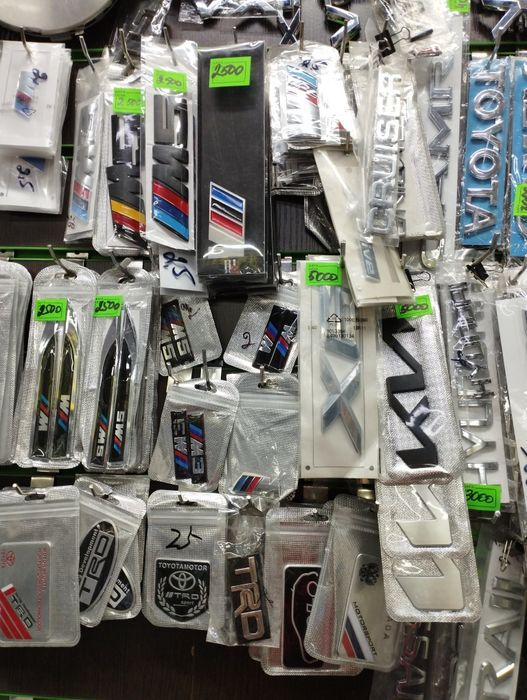 Шильдики значки надписи