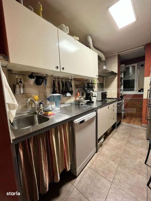 Apartament decomandat cu 3 camere in zona Torontalului