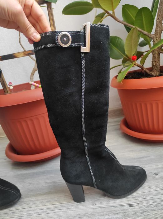 Продам зимние сапоги.