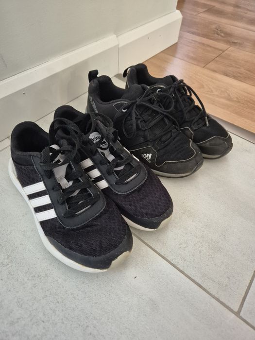 Два чифта маратонки Адидас(32 и 33 номер) плюс подарък сандали