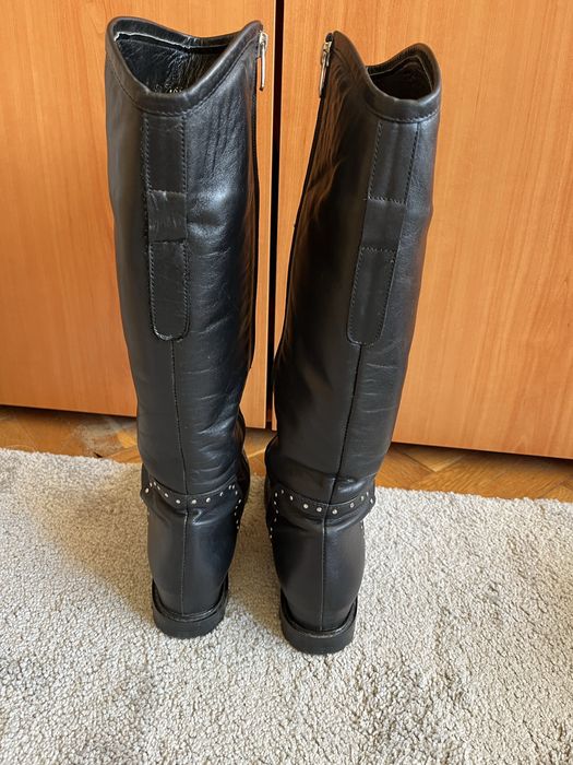 Боти и ботуши.