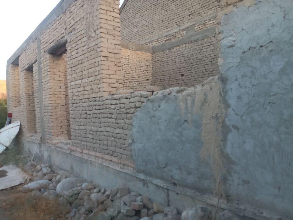 Курилиши тугалланмаган ховли сотилади