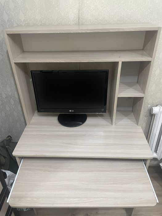 продам компьютерный стол