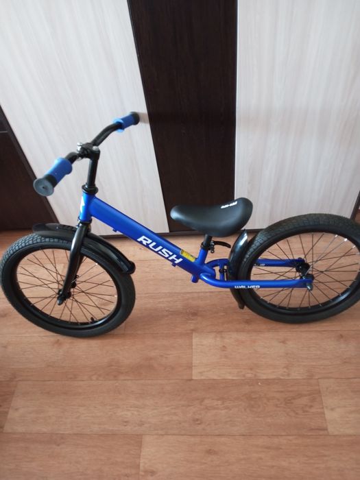 Продам беговел Rush Walker