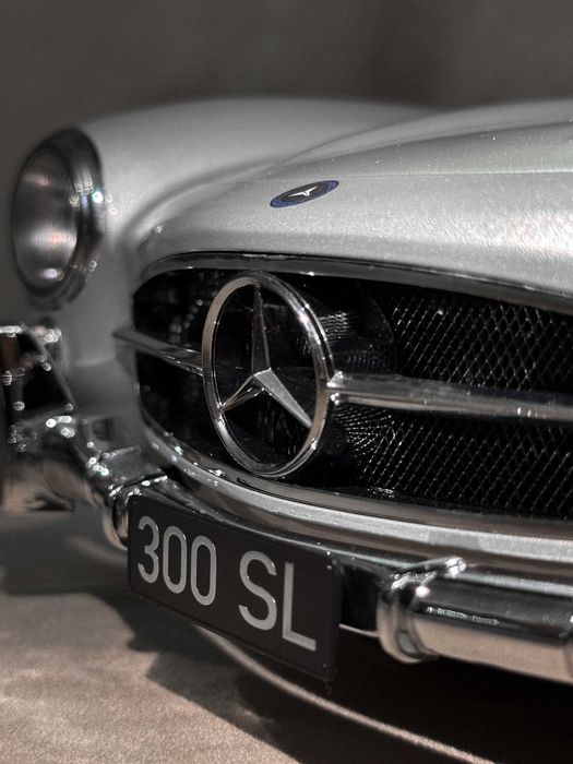 Коллекционная модель Mercedes 300SL 1:8 масштаб (56 см)