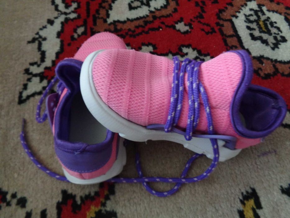 Vand adidasi fetita 5.