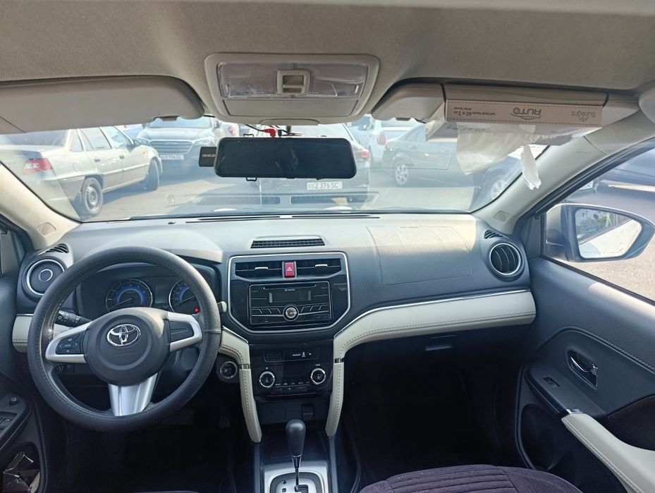 T.O.Y.O.T.A  Toyota 2022