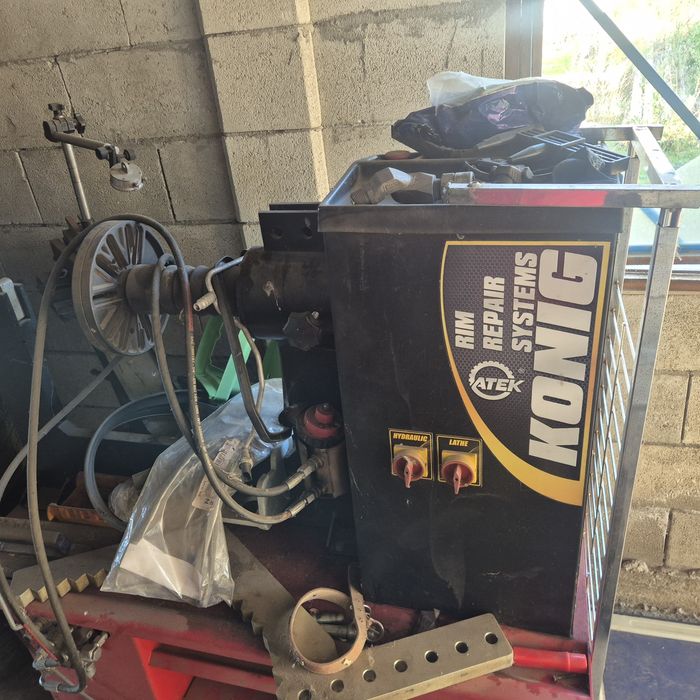 Машина за изправяне на джанти Atek Konig