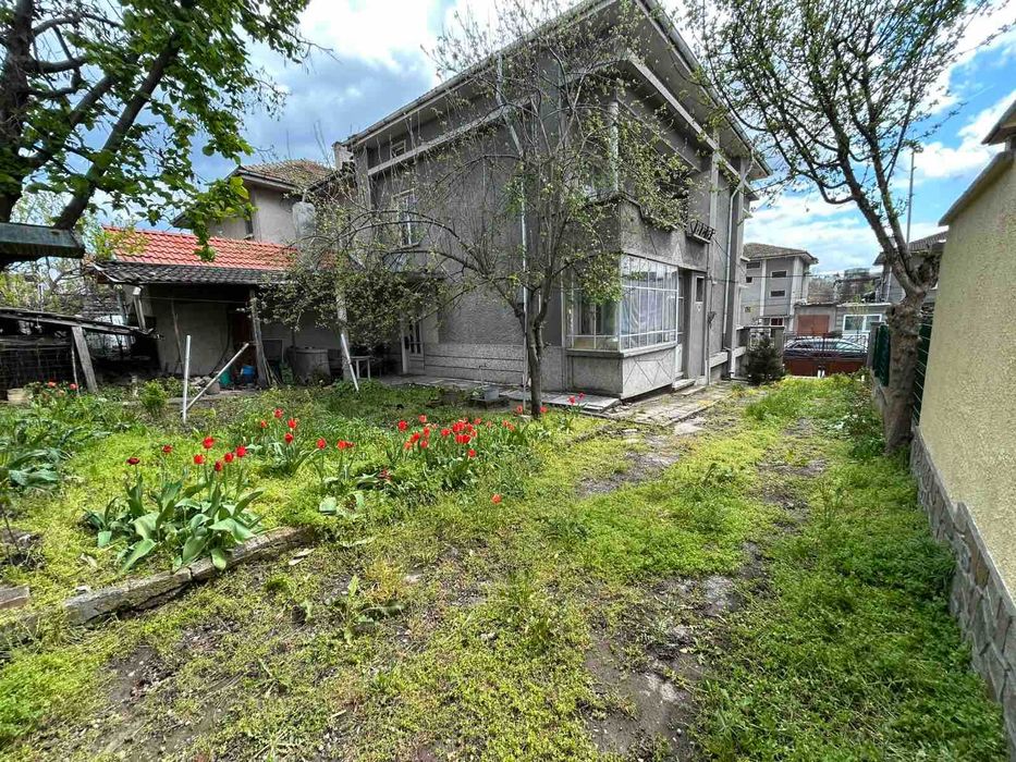 Двуетажна къща, Център, гр. Попово