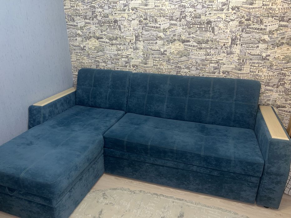 Продаю диван, раскоадывается