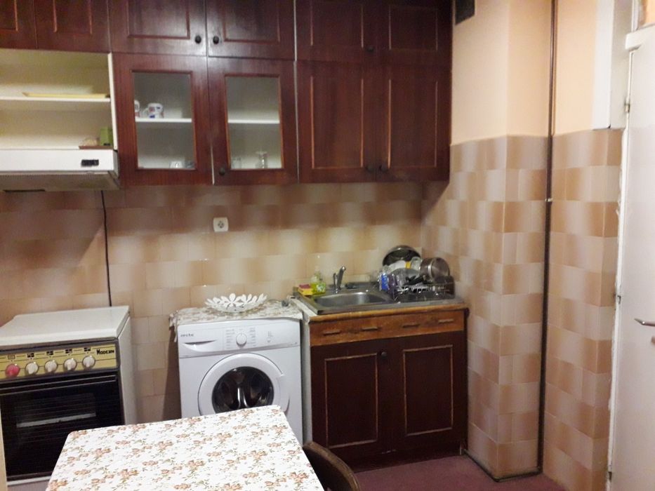 Colegă de apartament
